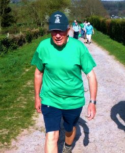 Basis T-shirt, Unisex, groot logo op rug, 100% katoen, S tot XXL, appel-groen (18€)